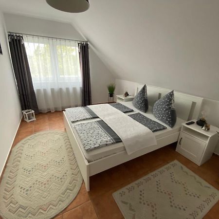 Munkácsy Apartmanok Balatonfenyves Esterno foto