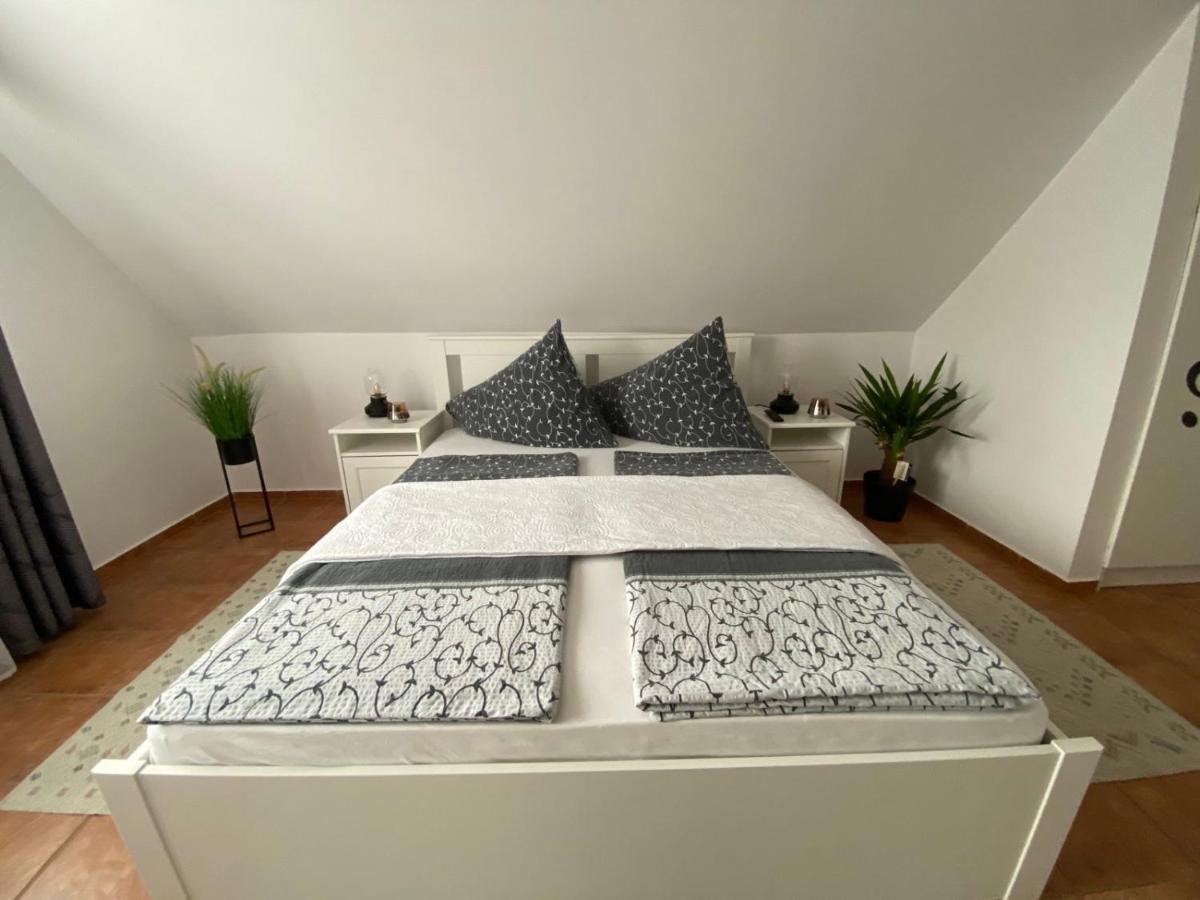 Munkácsy Apartmanok Balatonfenyves Esterno foto