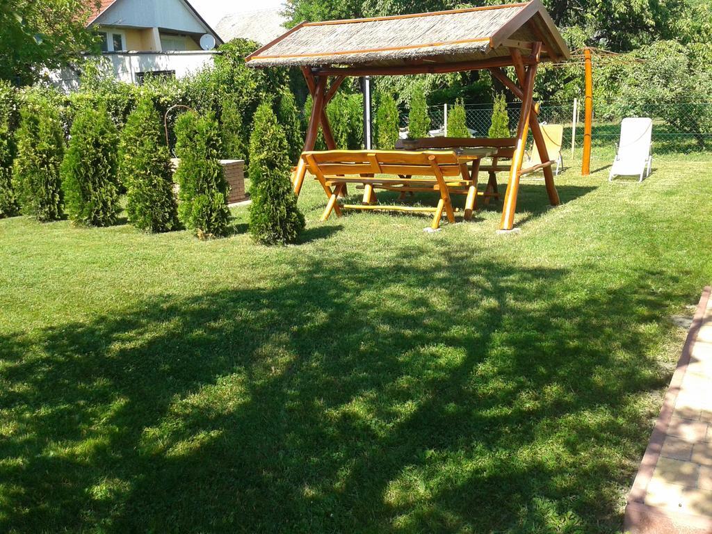 Munkácsy Apartmanok Balatonfenyves Esterno foto