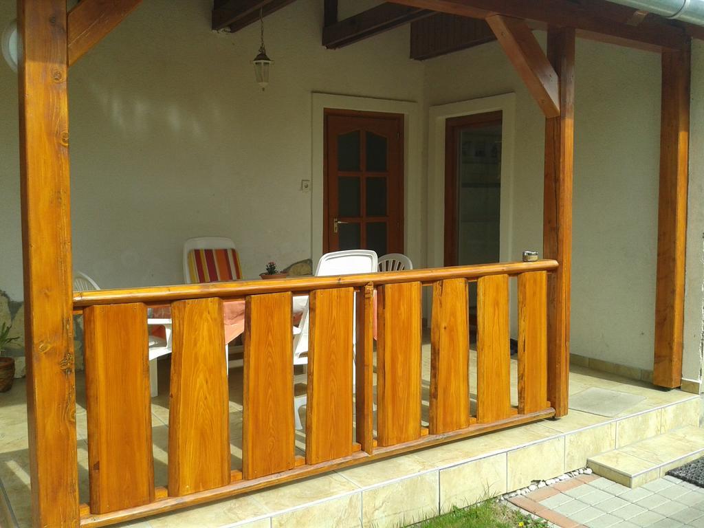 Munkácsy Apartmanok Balatonfenyves Esterno foto